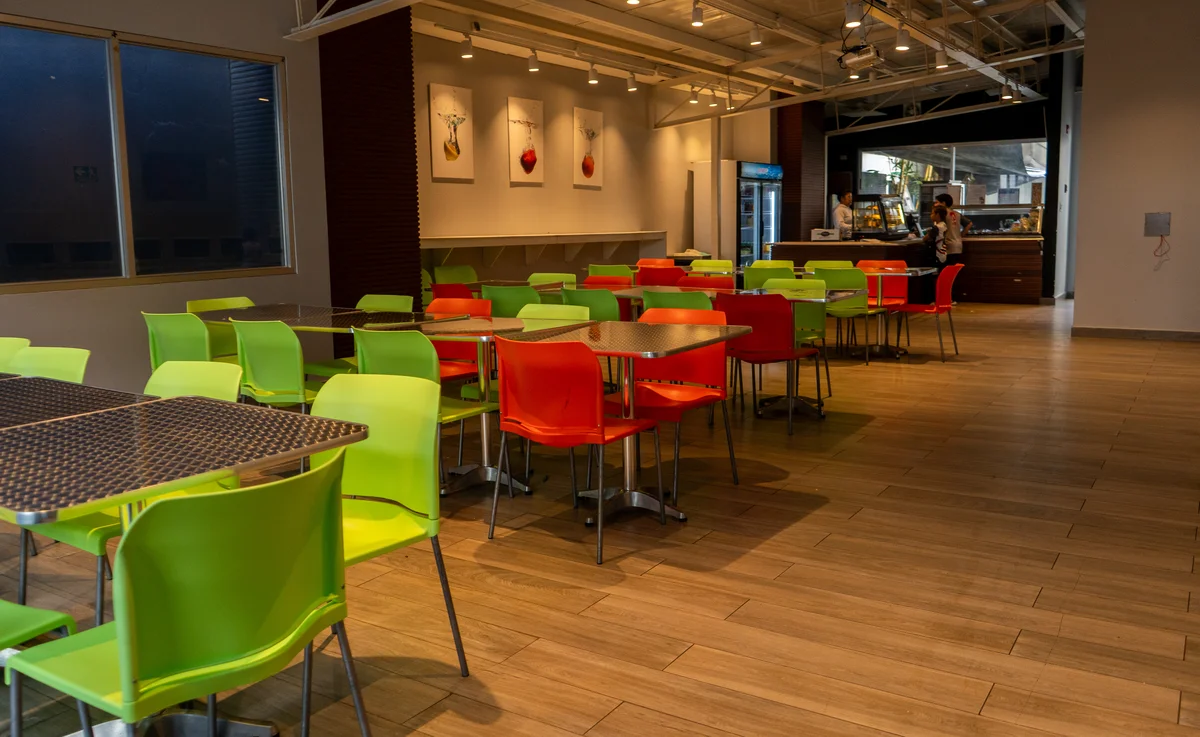 Solicita información